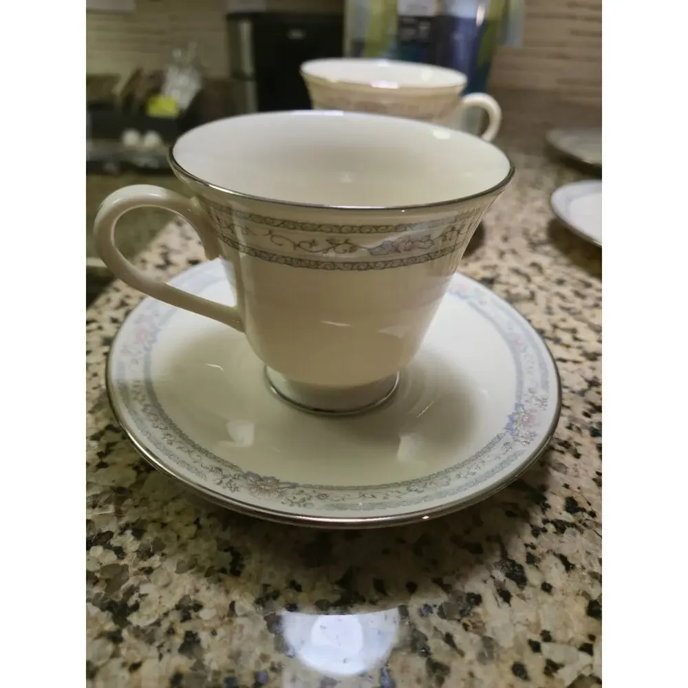 SET OF 4 LENOX CHARLESTON CUPS & SAUCERS, EXCELLENT CONDITION